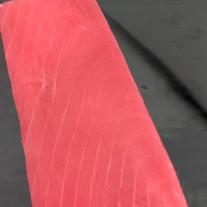 Yellowfin Tuna Saku per each 300g up
